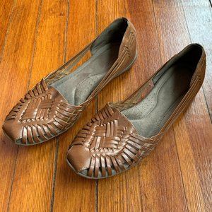 Natural Soul Grandeur closed toed sandals